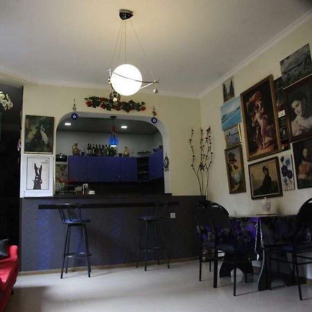 טביליסי Guesthouse Different מראה חיצוני תמונה