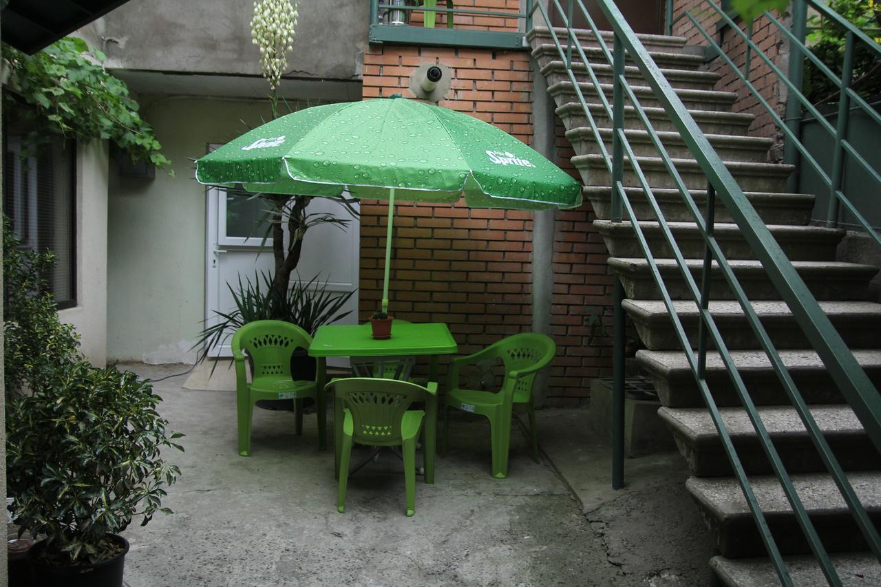 טביליסי Guesthouse Different מראה חיצוני תמונה