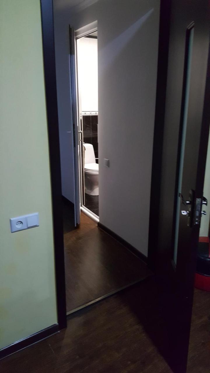 טביליסי Guesthouse Different מראה חיצוני תמונה