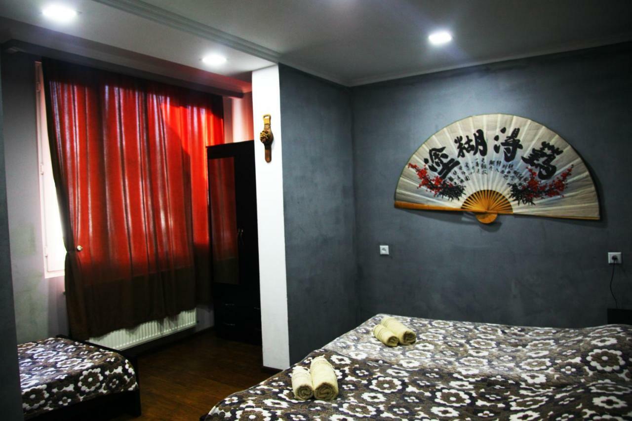 טביליסי Guesthouse Different מראה חיצוני תמונה
