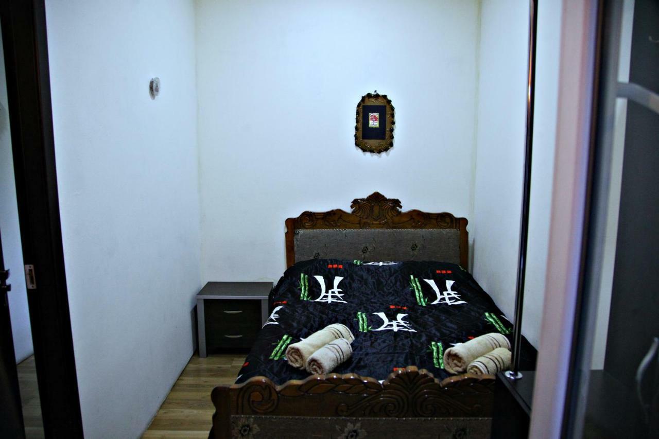 טביליסי Guesthouse Different מראה חיצוני תמונה