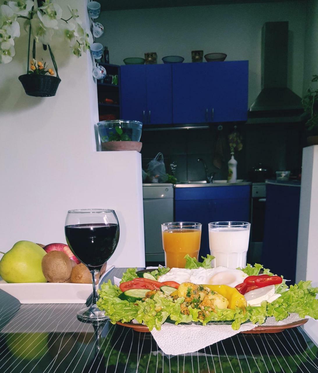 טביליסי Guesthouse Different מראה חיצוני תמונה