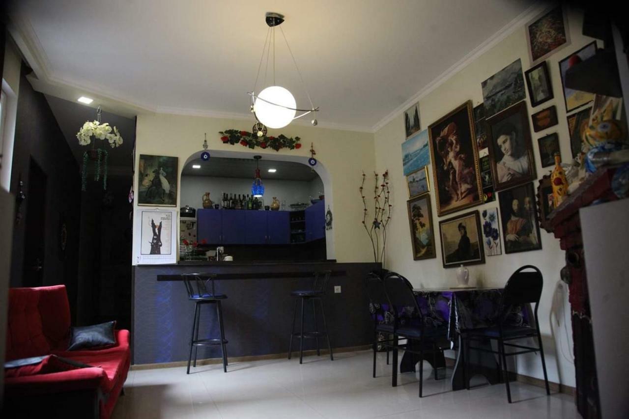 טביליסי Guesthouse Different מראה חיצוני תמונה